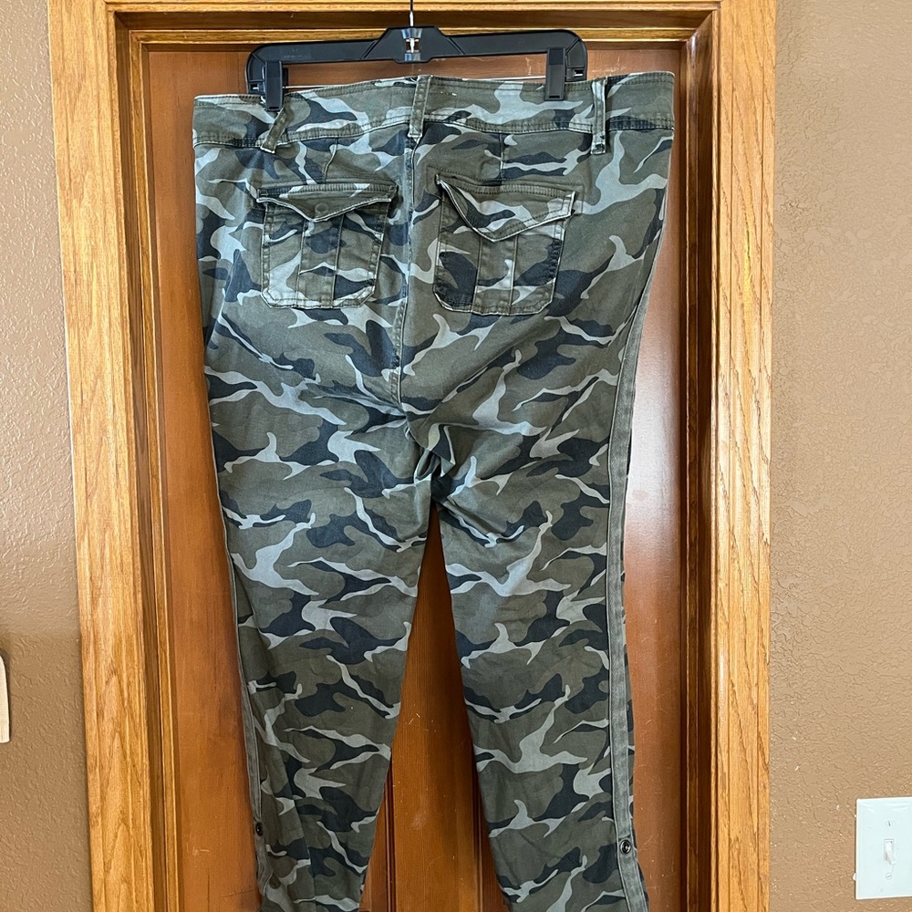 Torrid camo aviator pant - Picture 2 of 5